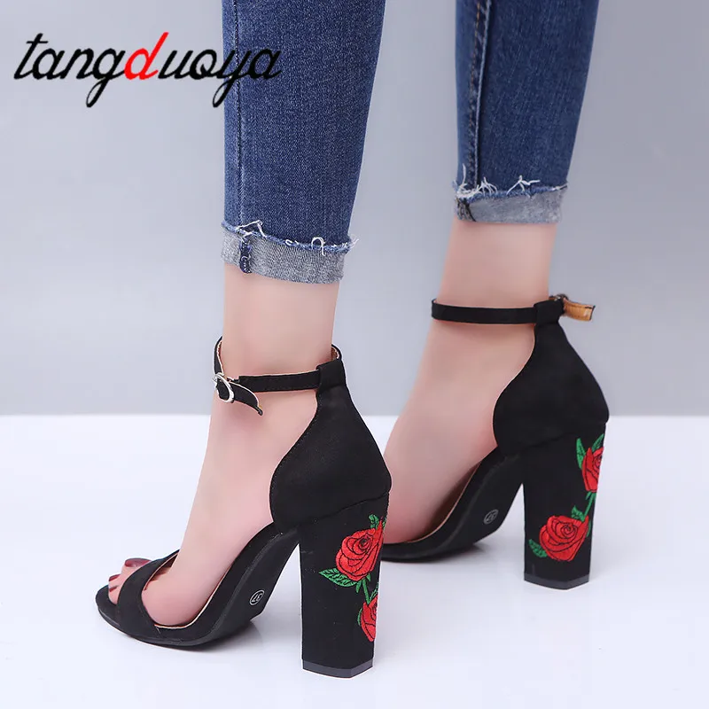 Flowers Embroidered Shoes Women Sandals Sexy Open Toe Gladiator High Heels Women Shoes Size 43 women high heeled sandals sexy
Flowers Embroidered Shoes Women Sandals Sexy Open Toe Gladiator High Heels Women Shoes Size 43 women high heeled sandals sexy