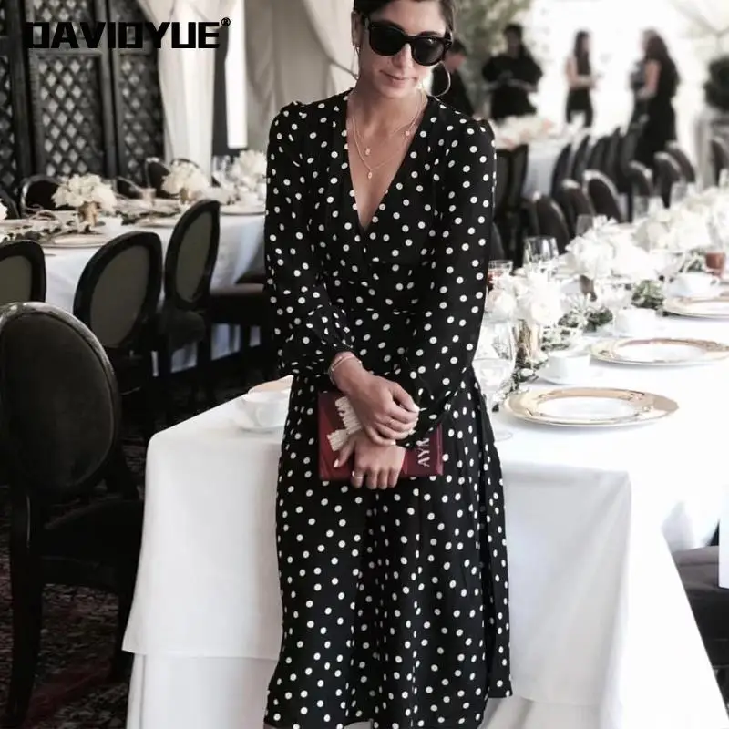 Summer Vintage Polkadot long dress women black long sleeve Chic Chiffon dress elegant V neck party beach dress 2018 Vestidos
Summer Vintage Polkadot long dress women black long sleeve Chic Chiffon dress elegant V neck party beach dress 2018 Vestidos