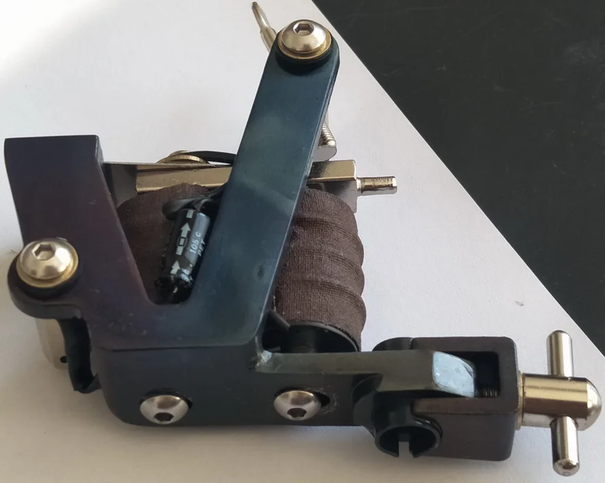 M0210 New Cast Iron Simple Style Tattoo Gun for Tattoo Power Supply Kits Tool Handmade 10 Wrap Coil Iron Tattoo Machine Gun
M0210 New Cast Iron Simple Style Tattoo Gun for Tattoo Power Supply Kits Tool Handmade 10 Wrap Coil Iron Tattoo Machine Gun