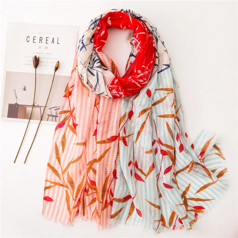 Ladies Fashion Ombre Floral Leaves Patchwork Viscose Shawl Scarf Women Brand Designer Wrap Pashminas Stole Bufandas Muslim Hijab
Ladies Fashion Ombre Floral Leaves Patchwork Viscose Shawl Scarf Women Brand Designer Wrap Pashminas Stole Bufandas Muslim Hijab
