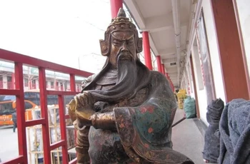 China Folk Buddhism Old Bronze cloisonne famous Guan Yu Guan Gong warrior Statue 8.02
China Folk Buddhism Old Bronze cloisonne famous Guan Yu Guan Gong warrior Statue 8.02