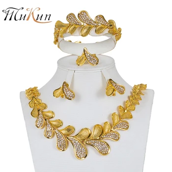 MUKUN Bridal gift Fashion Dubai Jewelry Sets big Nigerian wedding Gold-color design african beads jewelry set Wholesale design
MUKUN Bridal gift Fashion Dubai Jewelry Sets big Nigerian wedding Gold-color design african beads jewelry set Wholesale design