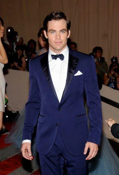 Royal Blue Wedding Tuxedos 2015 Groom Suits Notche Lapel Style Two Buttons Prom Suits Custom Made Mens Suits( jacket+Pants+tie)
Royal Blue Wedding Tuxedos 2015 Groom Suits Notche Lapel Style Two Buttons Prom Suits Custom Made Mens Suits( jacket+Pants+tie)