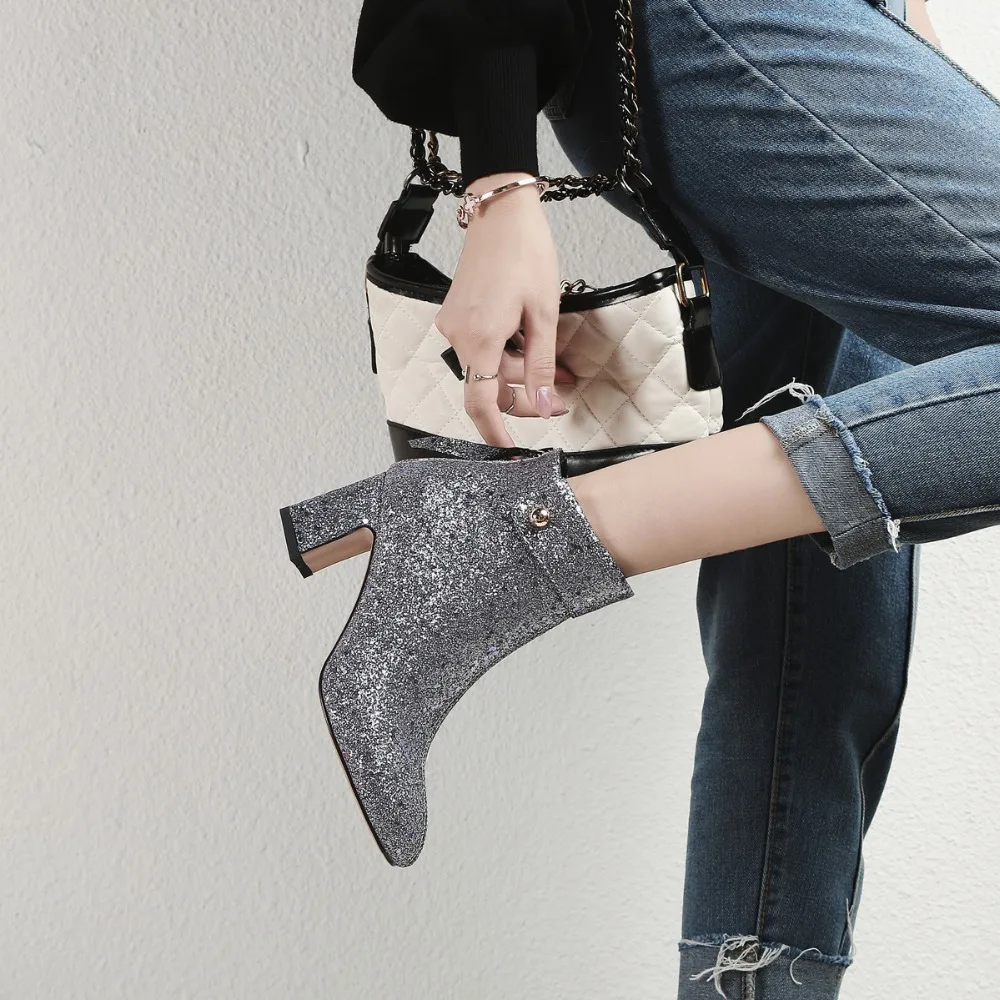 LEMAI 2018 top quality suede leather short plush autumn winter boots zipper ankle boots for women fashion high heels shoes 
LEMAI 2018 top quality suede leather short plush autumn winter boots zipper ankle boots for women fashion high heels shoes