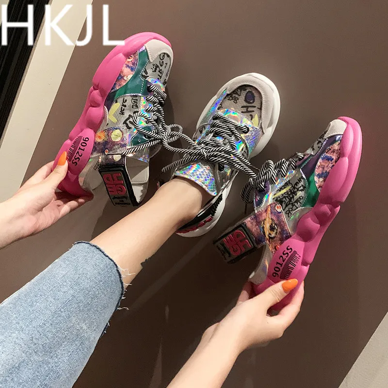 HKJL Female 2019 spring and summer new Korean version of joker sneakers continuously air vent color running shoes A643
HKJL Female 2019 spring and summer new Korean version of joker sneakers continuously air vent color running shoes A643
