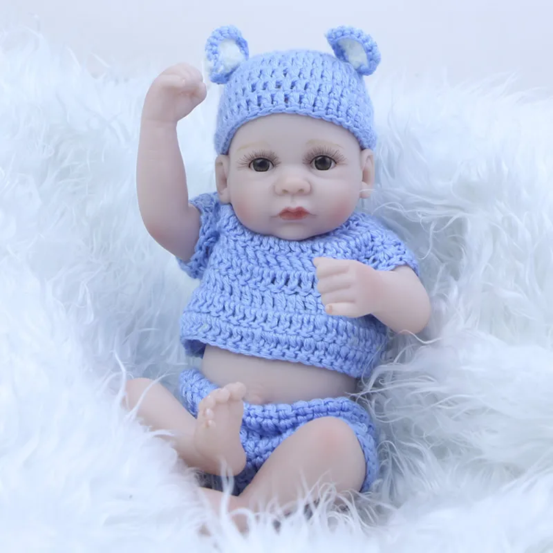 Lifelike Reborn Boy Babies Dolls 11 Inch 27 cm Newborn Baby Full Silicone Vinyl Body Toy With Knitted Clothes Kids Birthday Gift 
Lifelike Reborn Boy Babies Dolls 11 Inch 27 cm Newborn Baby Full Silicone Vinyl Body Toy With Knitted Clothes Kids Birthday Gift