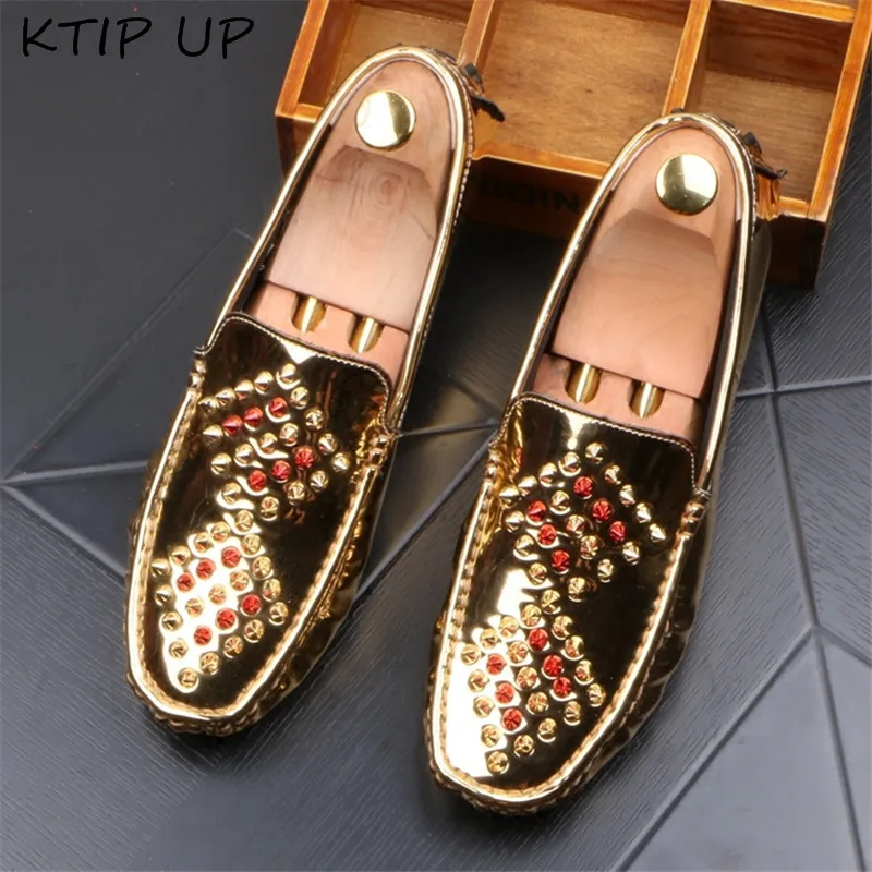 Men Shoes Fashion Rivets Shoes Genuine Leather Men Loafers Moccasins Slip On Men's Flats Driving Mens Shoes Chaussure Homme
Men Shoes Fashion Rivets Shoes Genuine Leather Men Loafers Moccasins Slip On Men's Flats Driving Mens Shoes Chaussure Homme