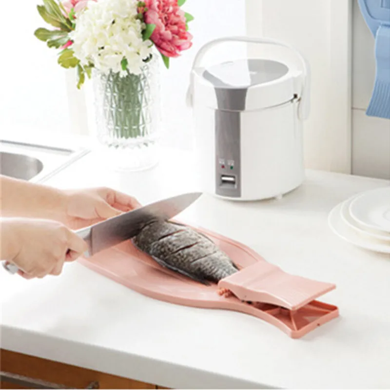 Anti Skid Fish Fixing Cutting Board Kitchen Creative Fish Design Non-slip Plastic Chopping Block Thickened Fix Plate with Clip
Anti Skid Fish Fixing Cutting Board Kitchen Creative Fish Design Non-slip Plastic Chopping Block Thickened Fix Plate with Clip