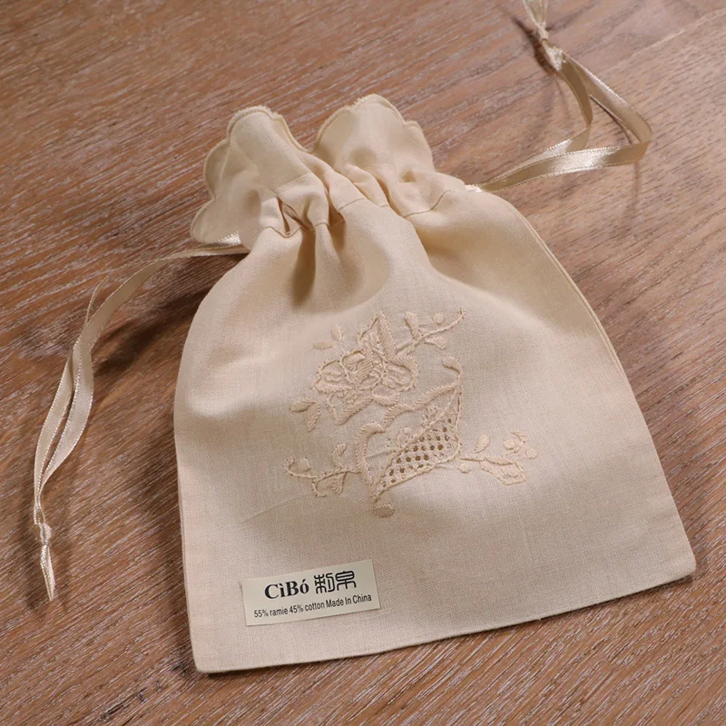 B003 : Beige Ecru ramie/cotton drawstring hand embroidery gift bags, 6x8 inches sachet bags, travel pouch, linen bag
B003 : Beige Ecru ramie/cotton drawstring hand embroidery gift bags, 6x8 inches sachet bags, travel pouch, linen bag