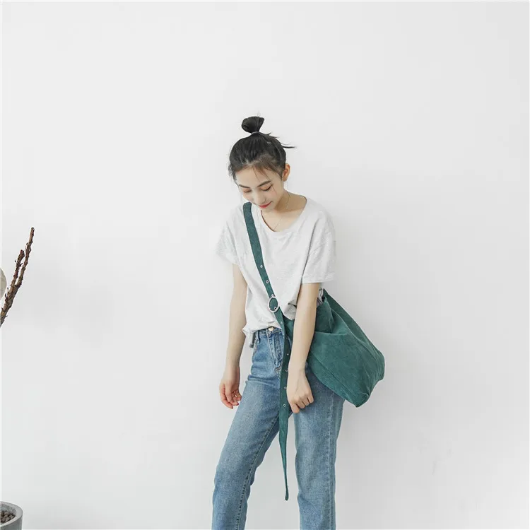 Corduroy canvas bag college wind women's singles shoulder oblique cross-use cloth bag shoulder strap adjustable female bag
Corduroy canvas bag college wind women's singles shoulder oblique cross-use cloth bag shoulder strap adjustable female bag
