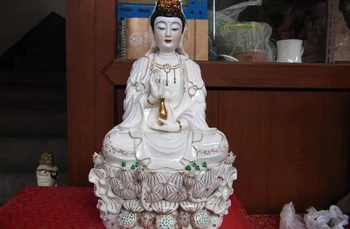 Chinese Pottery White porcelain lotus flower Kwan-Yin GuanYin Bodhisattva Statue
Chinese Pottery White porcelain lotus flower Kwan-Yin GuanYin Bodhisattva Statue