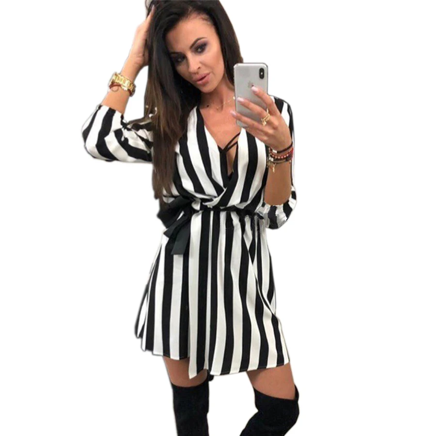 2019 Women Summer New Fashion Casual V-Neck Striped Dress Beach Loose Sexy Dresses Black White Striped Party Vestidos Plus Size
2019 Women Summer New Fashion Casual V-Neck Striped Dress Beach Loose Sexy Dresses Black White Striped Party Vestidos Plus Size