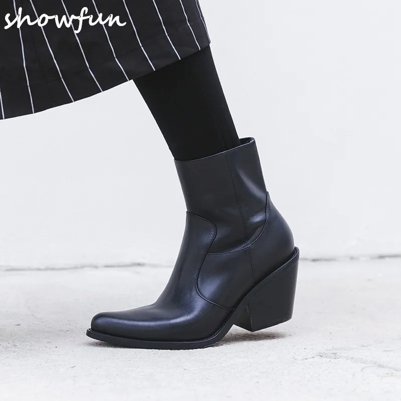 Women's Genuine Leather 7.5cm Med Heel Comfortable Short Booties Autumn Retro Vintage High Quality Short Booties Shoes for Women
Women's Genuine Leather 7.5cm Med Heel Comfortable Short Booties Autumn Retro Vintage High Quality Short Booties Shoes for Women