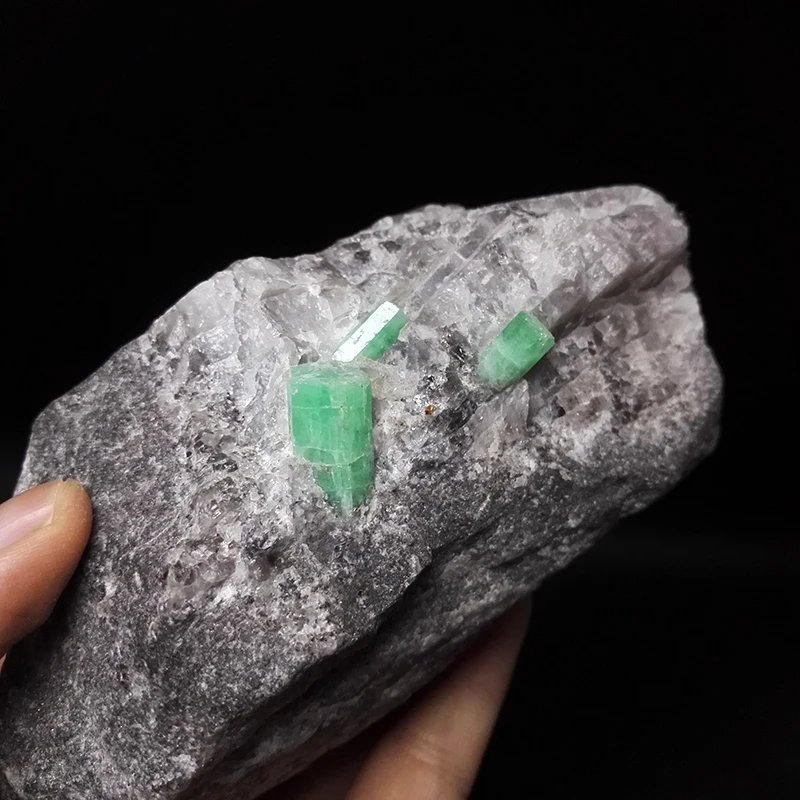 715g NATURAL Stones and Minerals Rock Emerald green symbiosis with quartz crystal gem stone ore sample collection ZML0 01
715g NATURAL Stones and Minerals Rock Emerald green symbiosis with quartz crystal gem stone ore sample collection ZML0 01