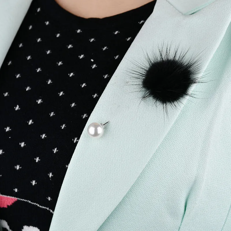 2018 New Hot Fashion Simulated Pearl Brooches for Women gift Korea Style 4 Colors Fur Ball Lapel Pins Collar Jewelry wholesale
2018 New Hot Fashion Simulated Pearl Brooches for Women gift Korea Style 4 Colors Fur Ball Lapel Pins Collar Jewelry wholesale