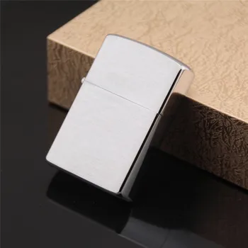 chromium wire drawing plate bright chrome Pure copper high-grade kerosene lighter, high-end gifts. Father's day gift 
chromium wire drawing plate bright chrome Pure copper high-grade kerosene lighter, high-end gifts. Father's day gift