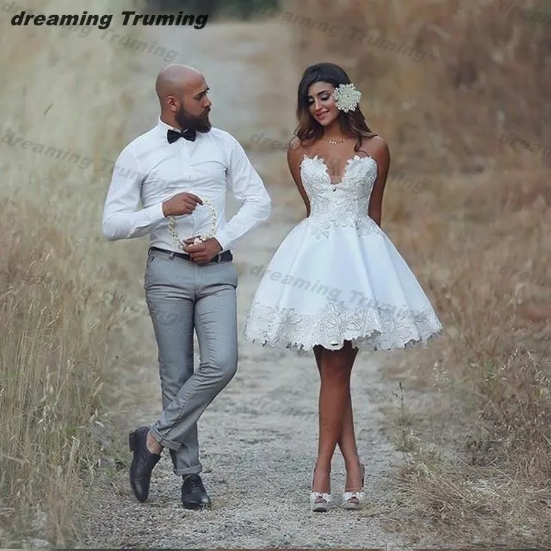 2019 Beach Summer Short Wedding Dress Lace Applique Informal Wedding Bridal Gowns Vestido De Novia Bride Reception Dress
2019 Beach Summer Short Wedding Dress Lace Applique Informal Wedding Bridal Gowns Vestido De Novia Bride Reception Dress