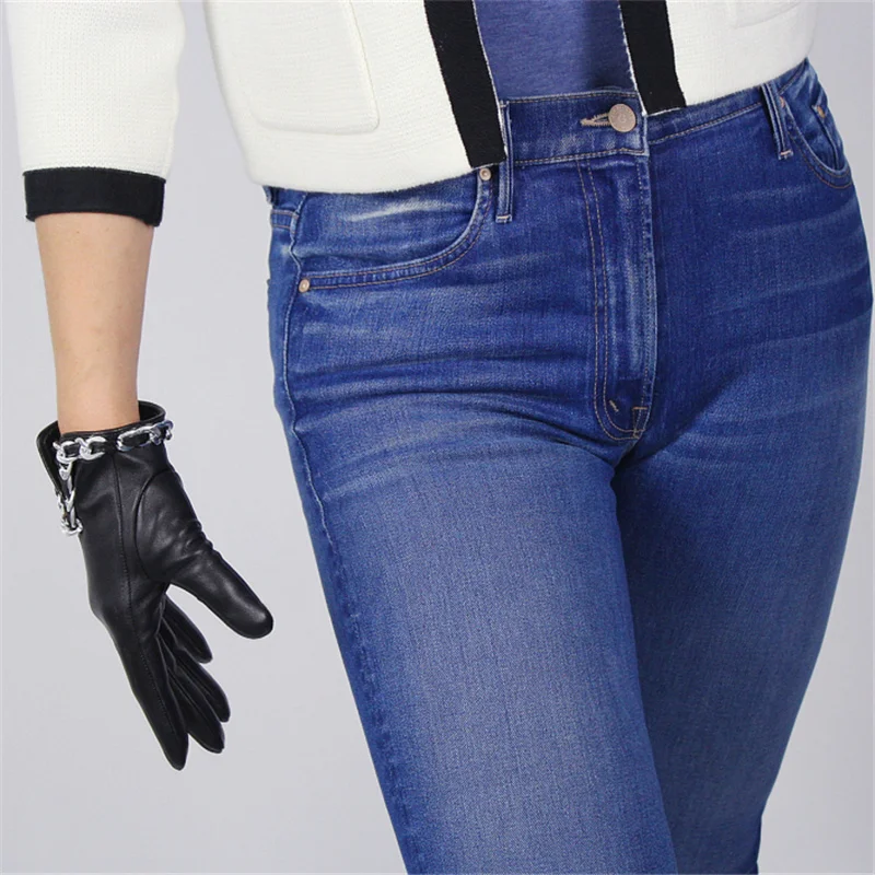 Ladies Fashion Hot Touch Screen Leather Gloves Imported Goatskin Black Female Silver Metal Chain Gloves TB62
Ladies Fashion Hot Touch Screen Leather Gloves Imported Goatskin Black Female Silver Metal Chain Gloves TB62