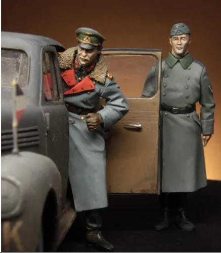 1/35 Scale German generals and soldiers drive door Historical Figure Resin Model Kit Free Shipping
1/35 Scale German generals and soldiers drive door Historical Figure Resin Model Kit Free Shipping