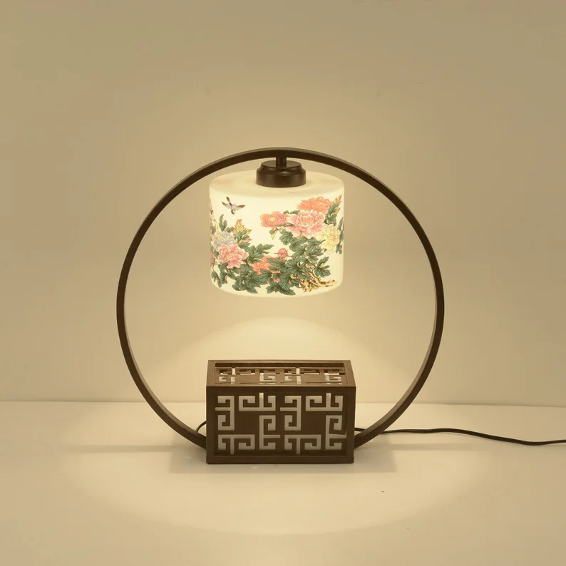 Manufacturers wholesale new Chinese table lamp fashion restaurant living room lamp Tieyi retro table lamp bedside lamp
Manufacturers wholesale new Chinese table lamp fashion restaurant living room lamp Tieyi retro table lamp bedside lamp