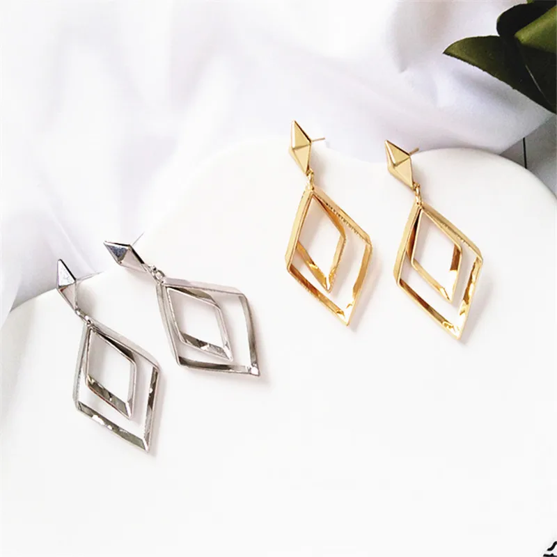Temperament hollow out double geometric metal earrings ms women long earrings jewelry wholesale fashion and personality
Temperament hollow out double geometric metal earrings ms women long earrings jewelry wholesale fashion and personality