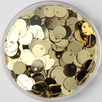 50g (4000pcs) 6mm Light Gold Flat Round Sequins For Craft PVC DIY Garment Sewing Wedding Accessories With 1 Side Hole Confetti
50g (4000pcs) 6mm Light Gold Flat Round Sequins For Craft PVC DIY Garment Sewing Wedding Accessories With 1 Side Hole Confetti