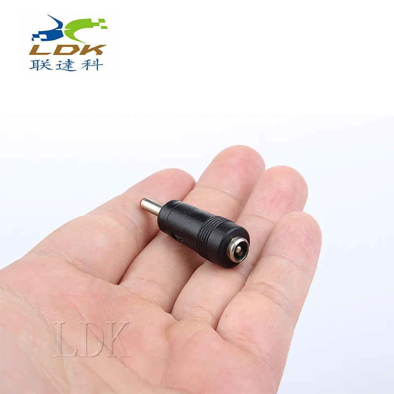 The laptop swivel connector 8-1 +DC line 5521 mother-seat multi-function power adapter switch head 3.5*1.35 50pcs
The laptop swivel connector 8-1 +DC line 5521 mother-seat multi-function power adapter switch head 3.5*1.35 50pcs
