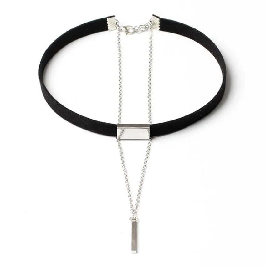 Фото Женское бархатное ожерелье чокер черное с золотой цепочкой для - купить