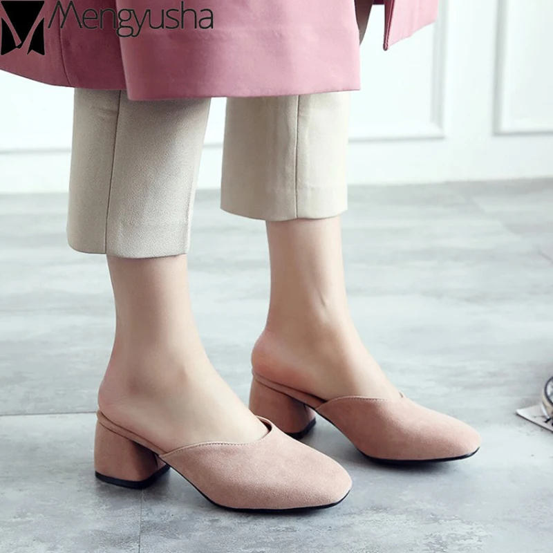 2019 Summer mules retro shoes woman elegant slippers flock thick heels slides shallow brief slingback cozy flip flops closed toe
2019 Summer mules retro shoes woman elegant slippers flock thick heels slides shallow brief slingback cozy flip flops closed toe