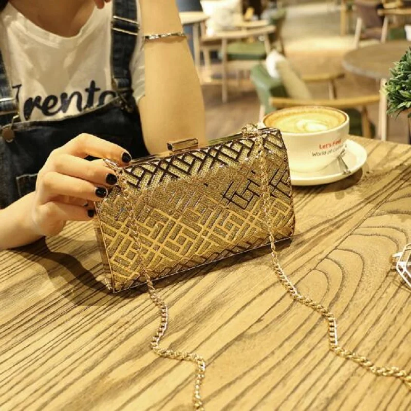 Luxurious Hollow Out Gold/Sliver Clutch Hollow Out Evening Clutch Bags Purses Women Lady Bridal Chains Shoulder Handbags
Luxurious Hollow Out Gold/Sliver Clutch Hollow Out Evening Clutch Bags Purses Women Lady Bridal Chains Shoulder Handbags