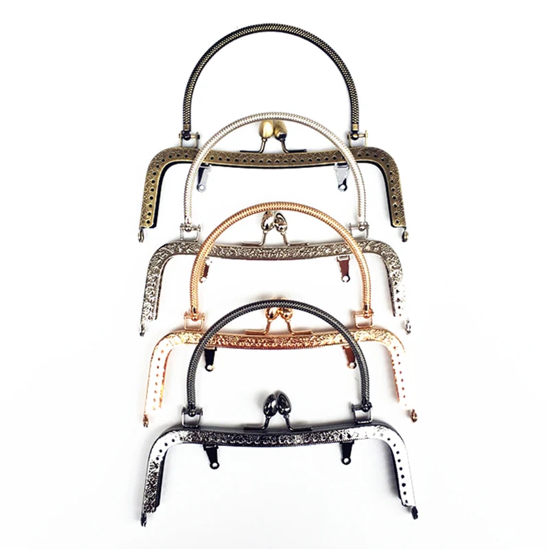 2018 5Pcs Flower Bud Heads Embossed Rectangle Metal Frame Clutch Kiss Clasp Lock Fashion Handbag Purse Bag Handle Part 16.5cm
2018 5Pcs Flower Bud Heads Embossed Rectangle Metal Frame Clutch Kiss Clasp Lock Fashion Handbag Purse Bag Handle Part 16.5cm
