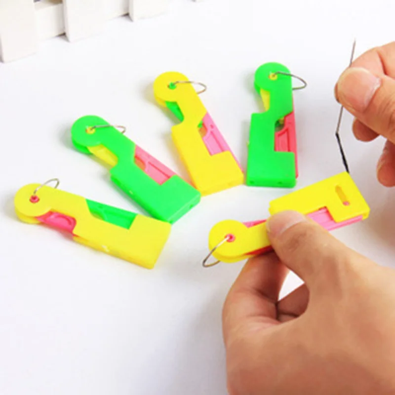 Easy Sewing Needle Device Plastic Color Random Automatic Needle Threader Thread Guide Tool For Elderly Housewife Use
Easy Sewing Needle Device Plastic Color Random Automatic Needle Threader Thread Guide Tool For Elderly Housewife Use