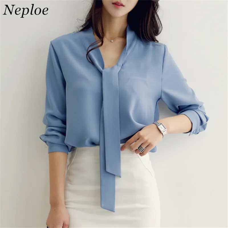 Neploe New Women Chiffon Shirt 2019 Spring V-neck Bow Ribbon Blouse Female Slim Simple Elegant Long Sleeve Blusas 66378
Neploe New Women Chiffon Shirt 2019 Spring V-neck Bow Ribbon Blouse Female Slim Simple Elegant Long Sleeve Blusas 66378