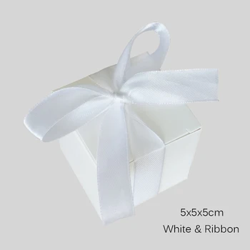 50pcs/lot Elegant white small gift boxes, wedding candy box for packaging, paper gift box with ribbons party table decorations
50pcs/lot Elegant white small gift boxes, wedding candy box for packaging, paper gift box with ribbons party table decorations