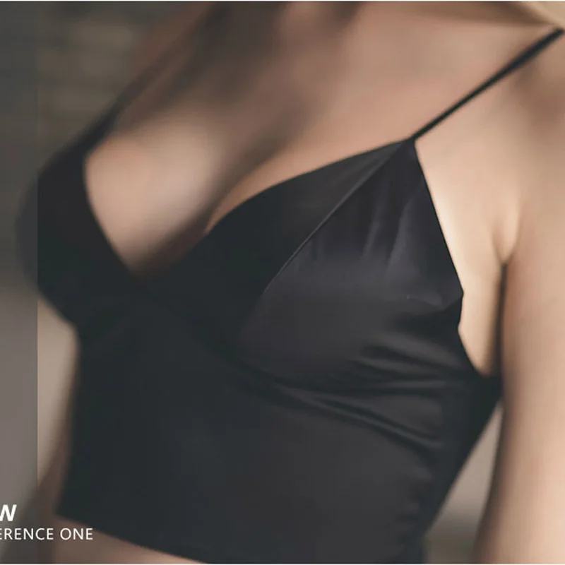 Women Sexy Crop Tops Solid Summer Camis Women Casual Tank Tops Sleeveless Crop Tops blusas deep V women bra
Women Sexy Crop Tops Solid Summer Camis Women Casual Tank Tops Sleeveless Crop Tops blusas deep V women bra