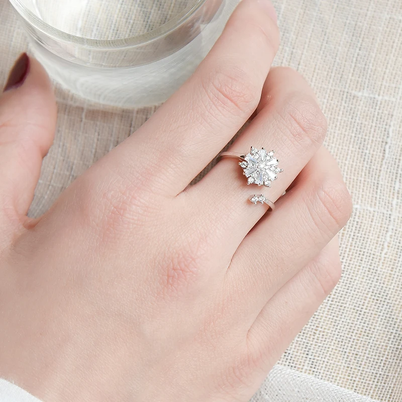 Wuli&baby Rhinestone Snowflake Flower Ring Women's Silver Color Fashion Adjustable Opening Ring Gifts
Wuli&baby Rhinestone Snowflake Flower Ring Women's Silver Color Fashion Adjustable Opening Ring Gifts