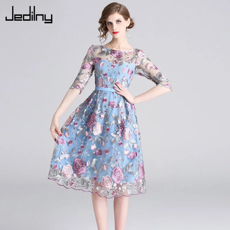 Women Dress 2019 Newest Floral Embroidery Mesh Dress High Quality Casual O Neck Three Quarter Sleeve Party Dresses Vestidos
Women Dress 2019 Newest Floral Embroidery Mesh Dress High Quality Casual O Neck Three Quarter Sleeve Party Dresses Vestidos
