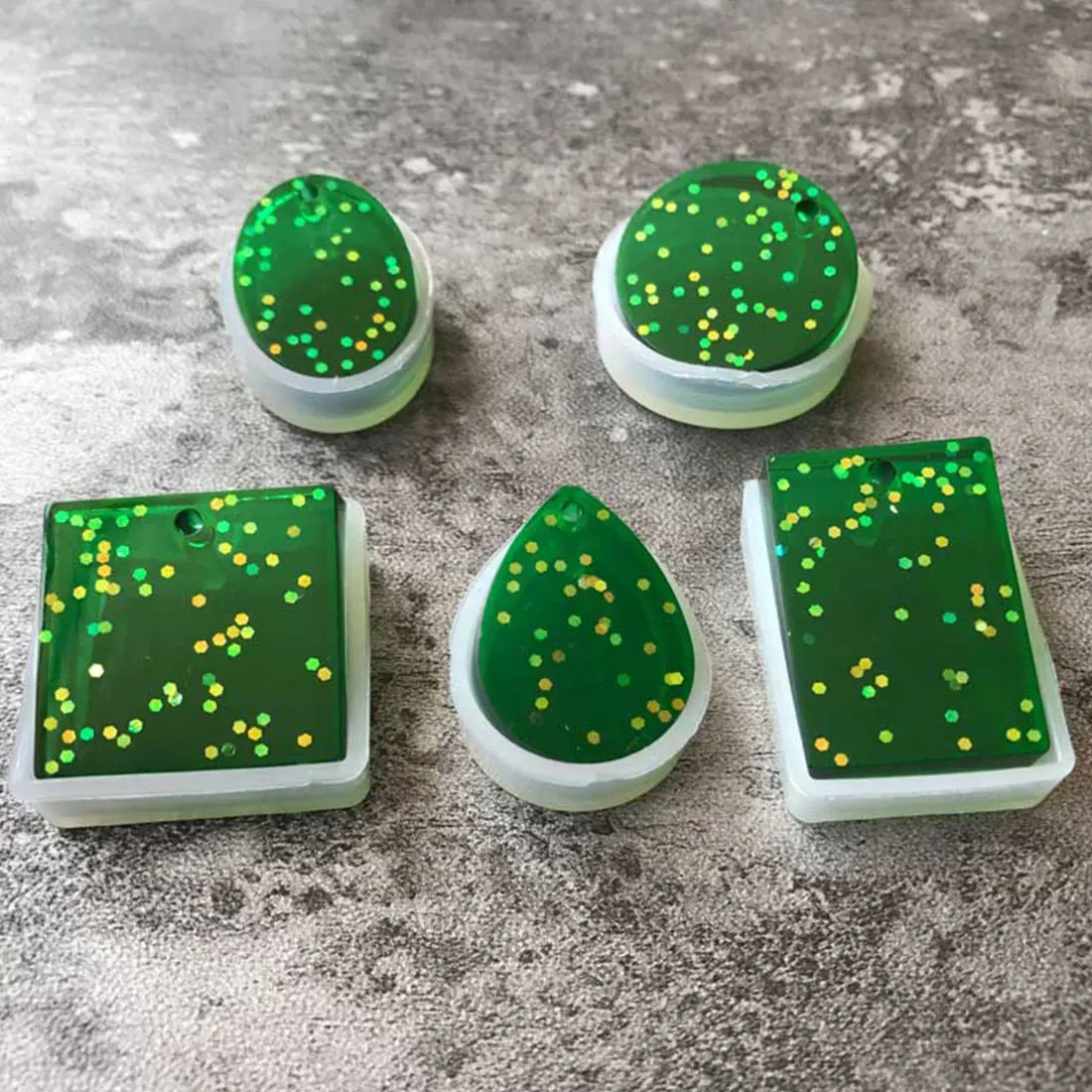 5pieces/set pendant silicone Mold Resin Silicone Mould handmade tool epoxy resin molds DIY Decorative Craft Jewelry Making Mold
5pieces/set pendant silicone Mold Resin Silicone Mould handmade tool epoxy resin molds DIY Decorative Craft Jewelry Making Mold