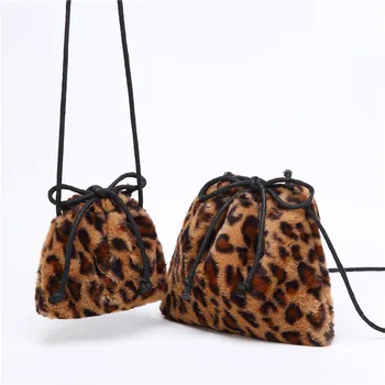 Women's Handbags 2018 Autumn Winter Shoulder Crossbody Bags Leopard Print Artificial Rabbit Fur Plush Ladies Mini Change Pocket
Women's Handbags 2018 Autumn Winter Shoulder Crossbody Bags Leopard Print Artificial Rabbit Fur Plush Ladies Mini Change Pocket