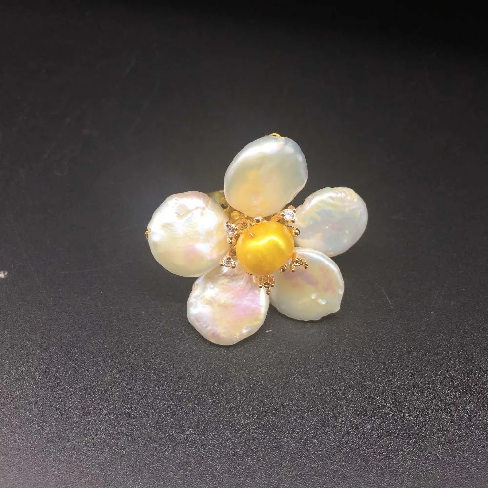LJHMY Luster Big White Coin Pearl Cluster Gold Design Statement Ring Women Adjustable Earings Fashion Jewelry
LJHMY Luster Big White Coin Pearl Cluster Gold Design Statement Ring Women Adjustable Earings Fashion Jewelry