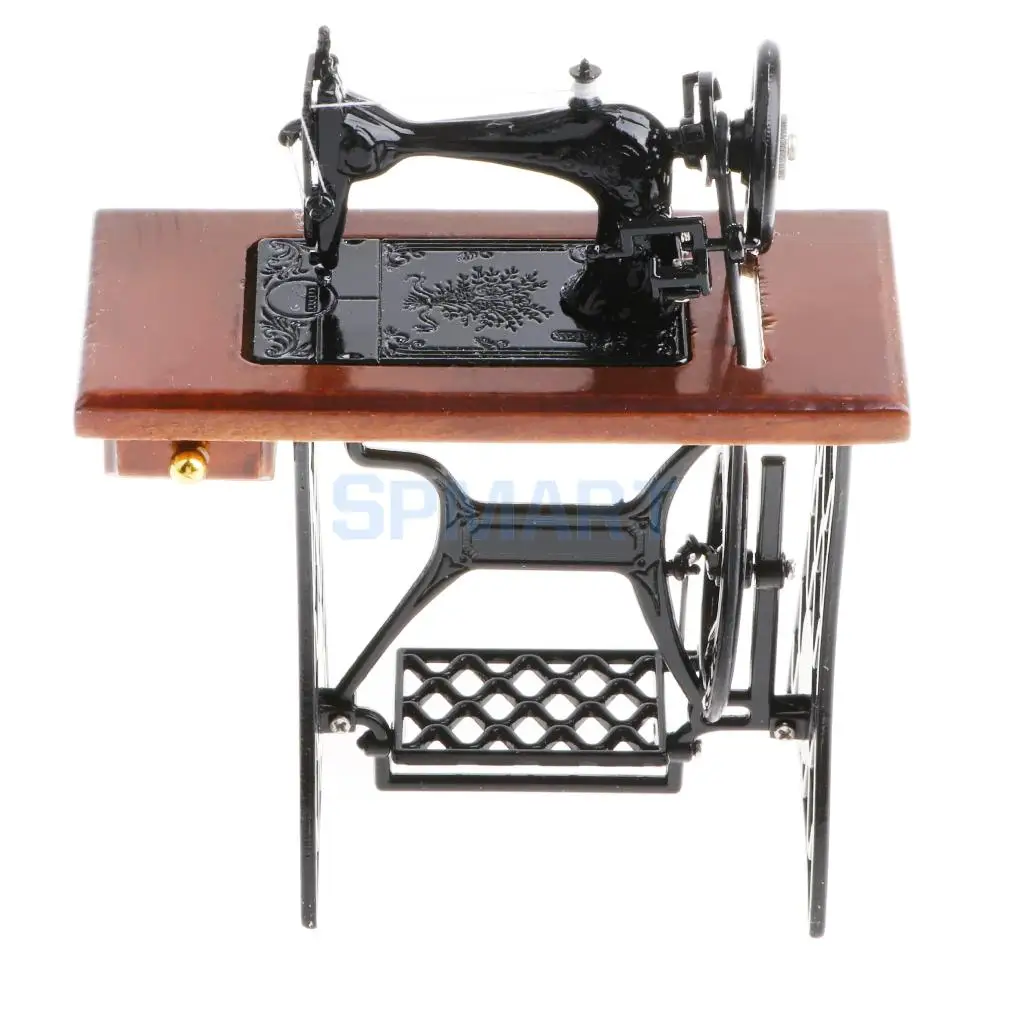 1:10 Miniature Diecast Vintage Sewing Machine Model Replica Toy Home Office Desk Ornament Kids Pretend Play Toy Furniture Toy
1:10 Miniature Diecast Vintage Sewing Machine Model Replica Toy Home Office Desk Ornament Kids Pretend Play Toy Furniture Toy