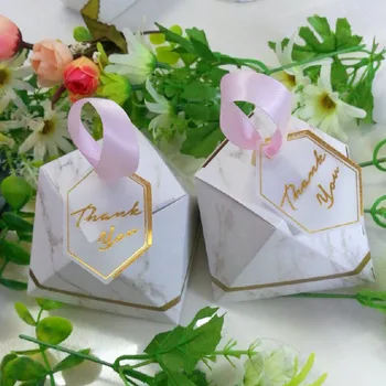 100pcs New Rose Red Diamond Shape Candy Box Wedding Favors and Gifts Box Party Supplies Paper Gift Chocolate Boxes Packages
100pcs New Rose Red Diamond Shape Candy Box Wedding Favors and Gifts Box Party Supplies Paper Gift Chocolate Boxes Packages
