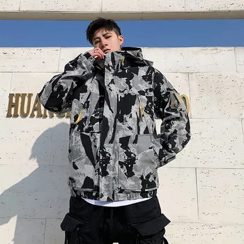 2020 Spring New Camouflage Bomber Jacket Men Streetwear Casual Hooded Windbreaker Mens Jacket Coat
2020 Spring New Camouflage Bomber Jacket Men Streetwear Casual Hooded Windbreaker Mens Jacket Coat