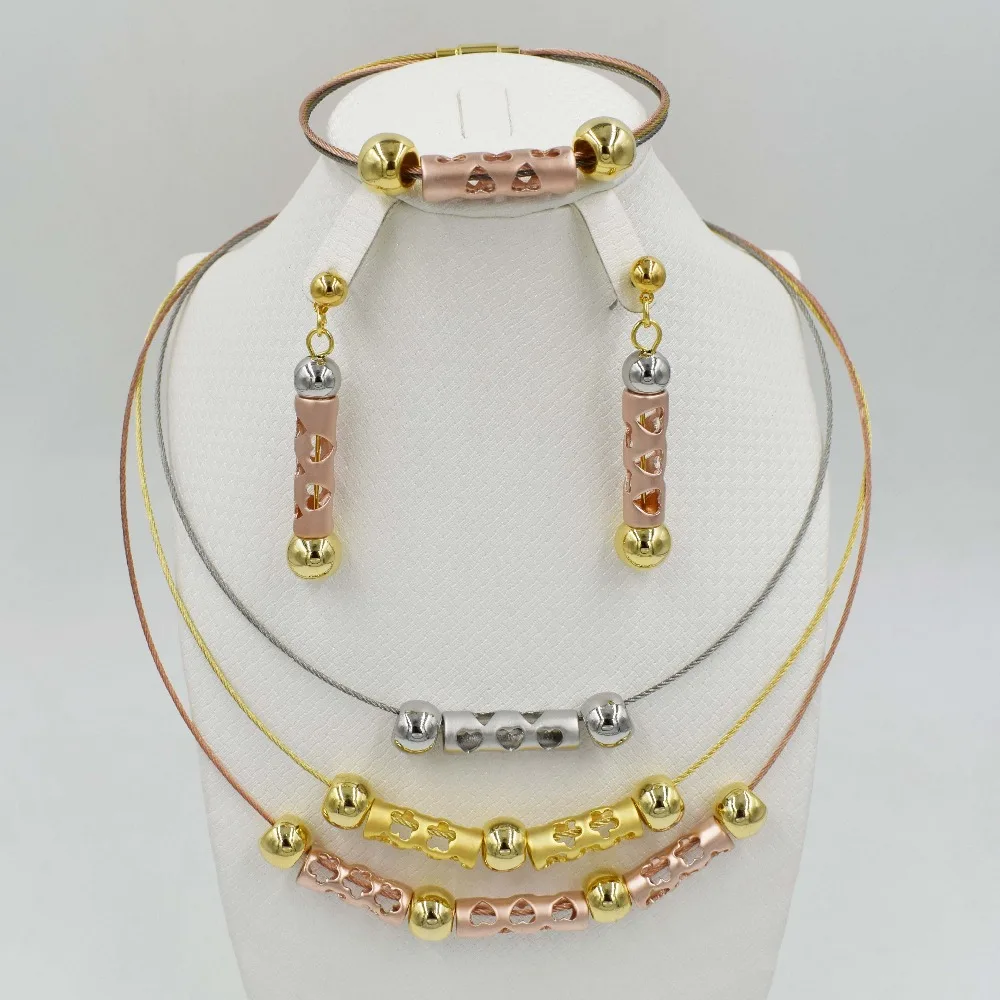 New High Quality Dubai 3 tones Jewelry Set Nigerian Wedding African Jewelry Sets Parure Bijoux
New High Quality Dubai 3 tones Jewelry Set Nigerian Wedding African Jewelry Sets Parure Bijoux