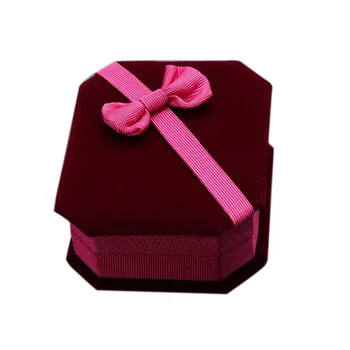 Beautiful Bowknot Flannelette Necklace Ring Earrings Display Storage Case Gift Box (Pink+Wine Red)
Beautiful Bowknot Flannelette Necklace Ring Earrings Display Storage Case Gift Box (Pink+Wine Red)