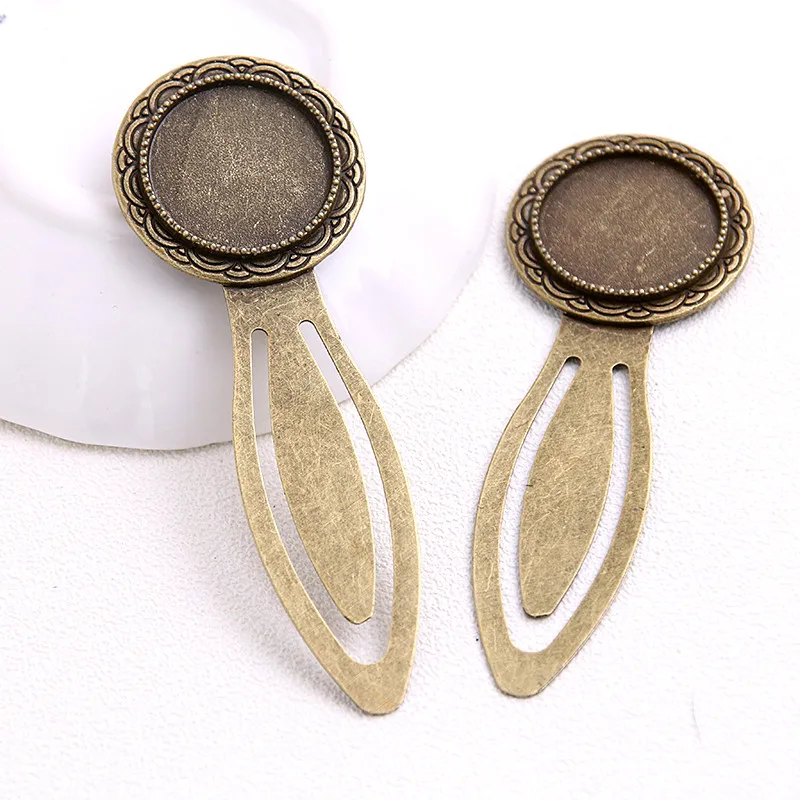New Fashion 2pcs 20mm Inner Size Antique Bronze Style Handmade Bookmark Cabochon Base Cameo Setting
New Fashion 2pcs 20mm Inner Size Antique Bronze Style Handmade Bookmark Cabochon Base Cameo Setting