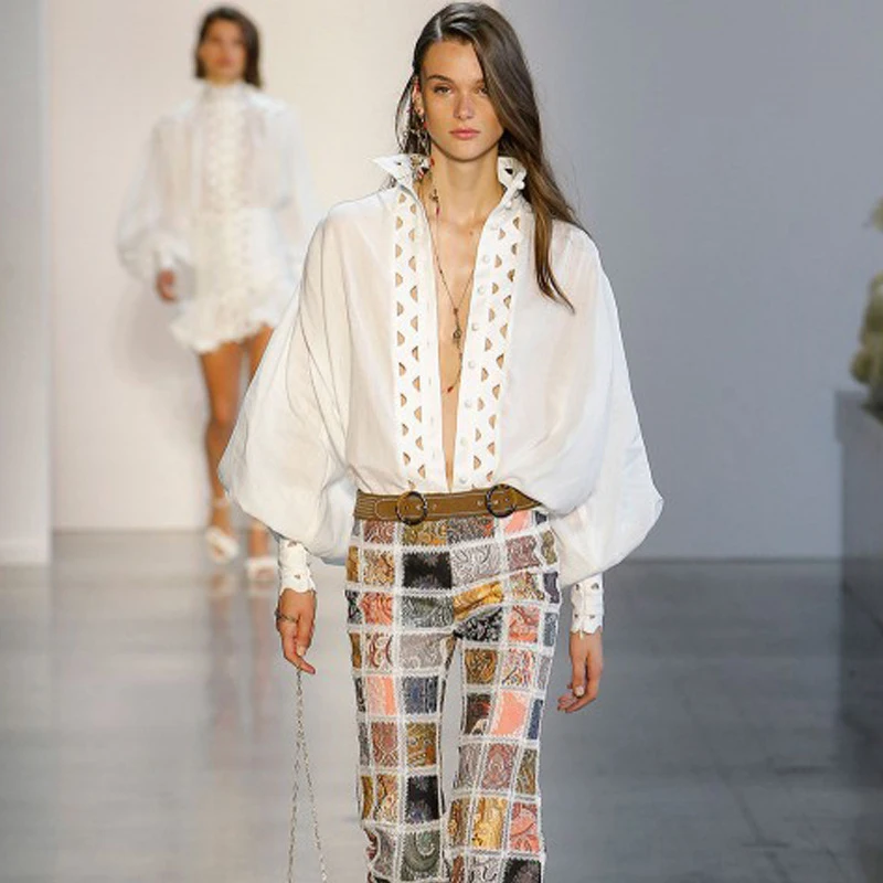 2019 Runway Designer Woman White Tops Stand Collar Lantern Long Sleeve Hollow Out Patchwork Inner Loose Shirts Two Piece
2019 Runway Designer Woman White Tops Stand Collar Lantern Long Sleeve Hollow Out Patchwork Inner Loose Shirts Two Piece