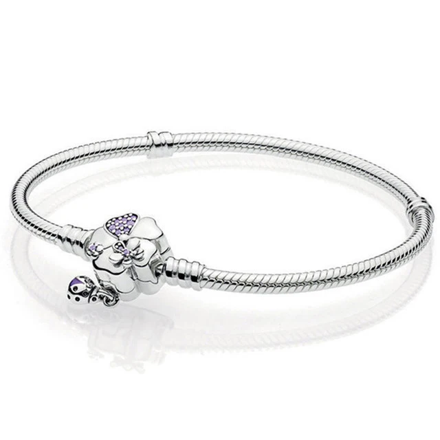 Kristie 100% 925 Sterling Silver New Moment Bloom Four-Leaf Flower Bracelet Suitable For DIY Beaded Gift 597124NLC
Kristie 100% 925 Sterling Silver New Moment Bloom Four-Leaf Flower Bracelet Suitable For DIY Beaded Gift 597124NLC
