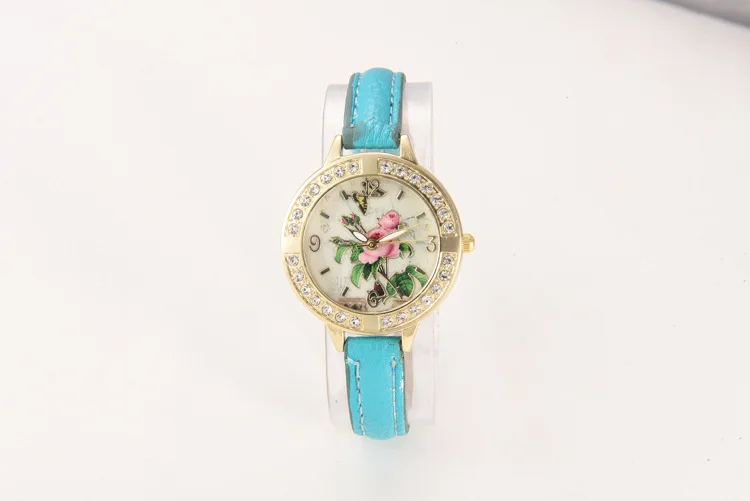 2017 New diamond dial leather strap watch casual fashion personality trend female quartz watch Color Blue green Yellow
2017 New diamond dial leather strap watch casual fashion personality trend female quartz watch Color Blue green Yellow