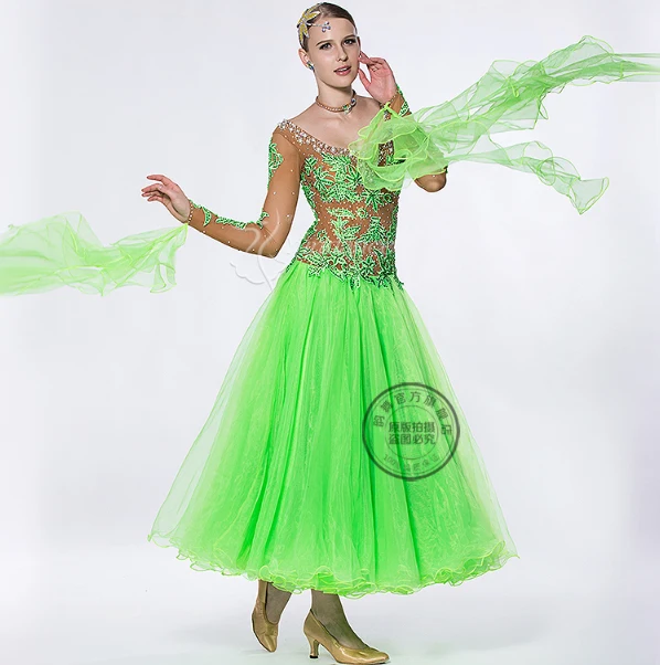 customize green patchwork Ballroom Fox trot Quick step tango Modern tango Waltz competition Dance Dress long mesh sleeve
customize green patchwork Ballroom Fox trot Quick step tango Modern tango Waltz competition Dance Dress long mesh sleeve